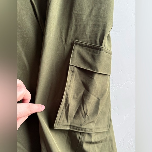 Old Navy - Quick Dry Cargo Pants - Picture 2 of 9